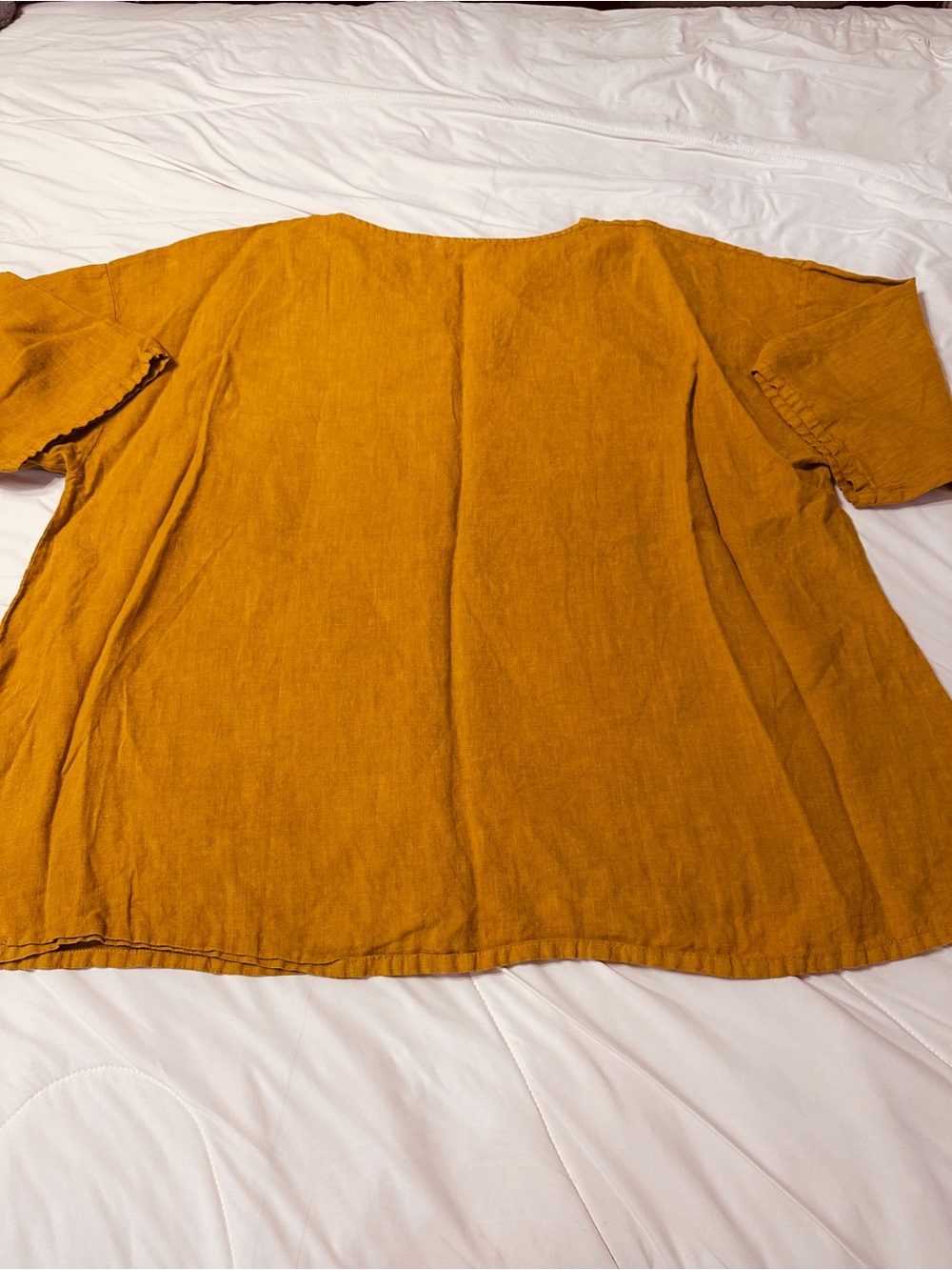 Bryn Walker Mustard Linen V-Neck Relaxed Top-Kangaroo Pocket-Size XL (estimated) - Picture 4 of 8